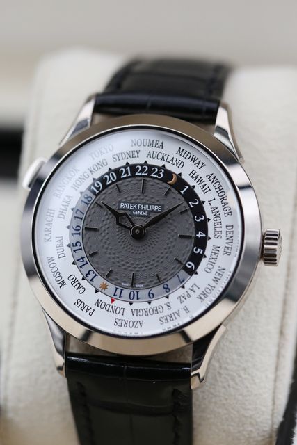 Patek Philippe World Time 5230G-001 Image 2